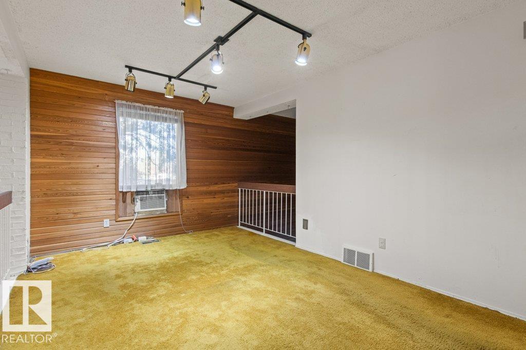 3022 108 ST NW - 16