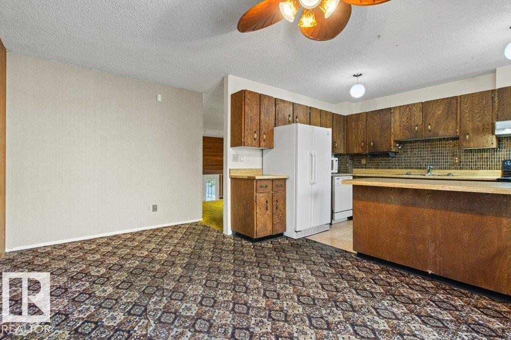 3022 108 ST NW - 18