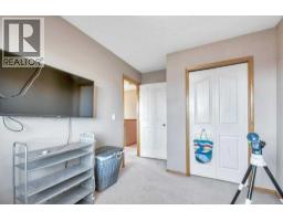 118 Tarington Close NE - photo 34