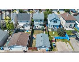 118 Tarington Close NE - photo 12