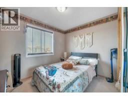 118 Tarington Close NE - photo 32