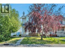 118 Tarington Close NE - photo 3