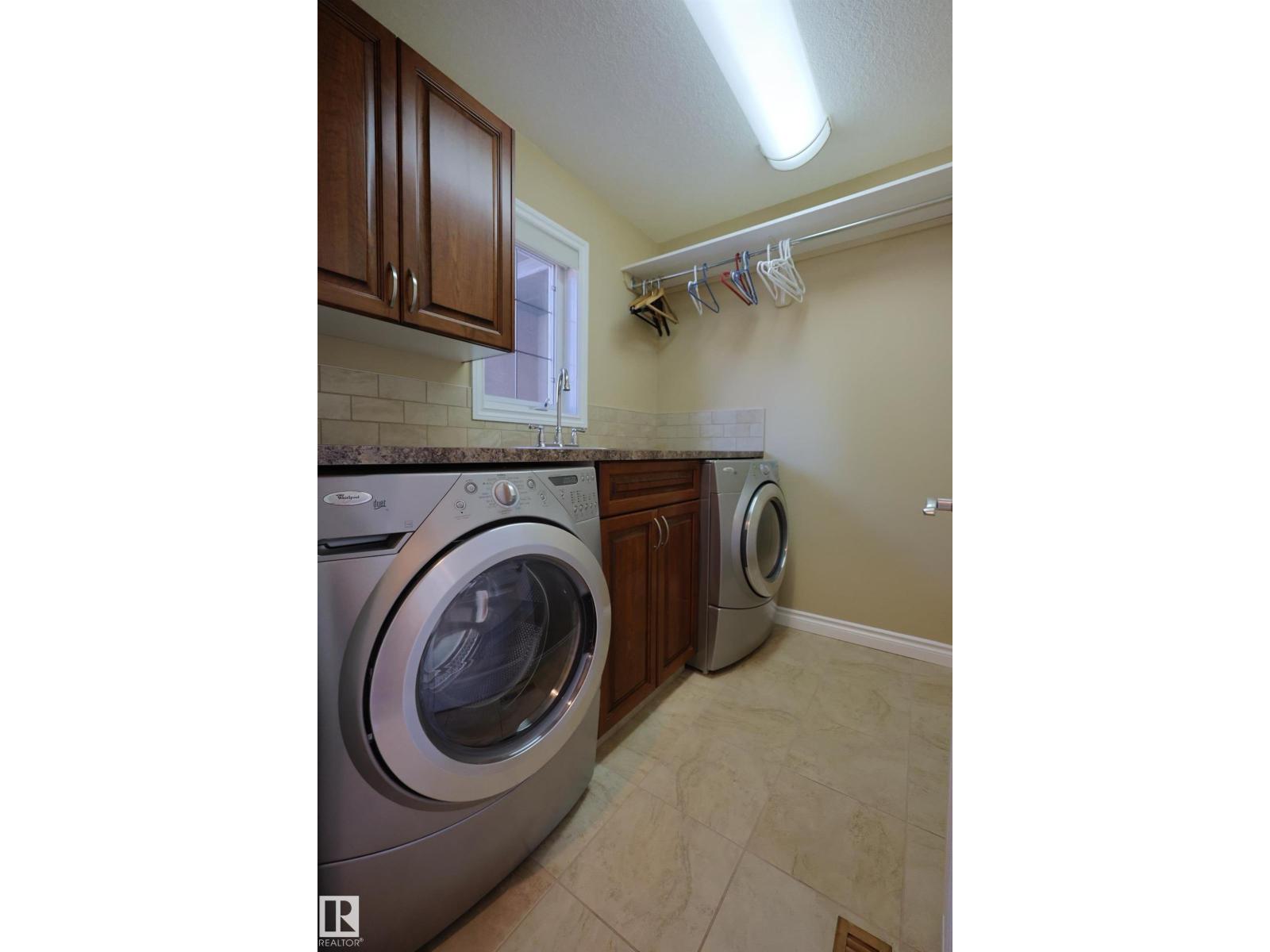 53 BUTTERFIELD CR - Image 27