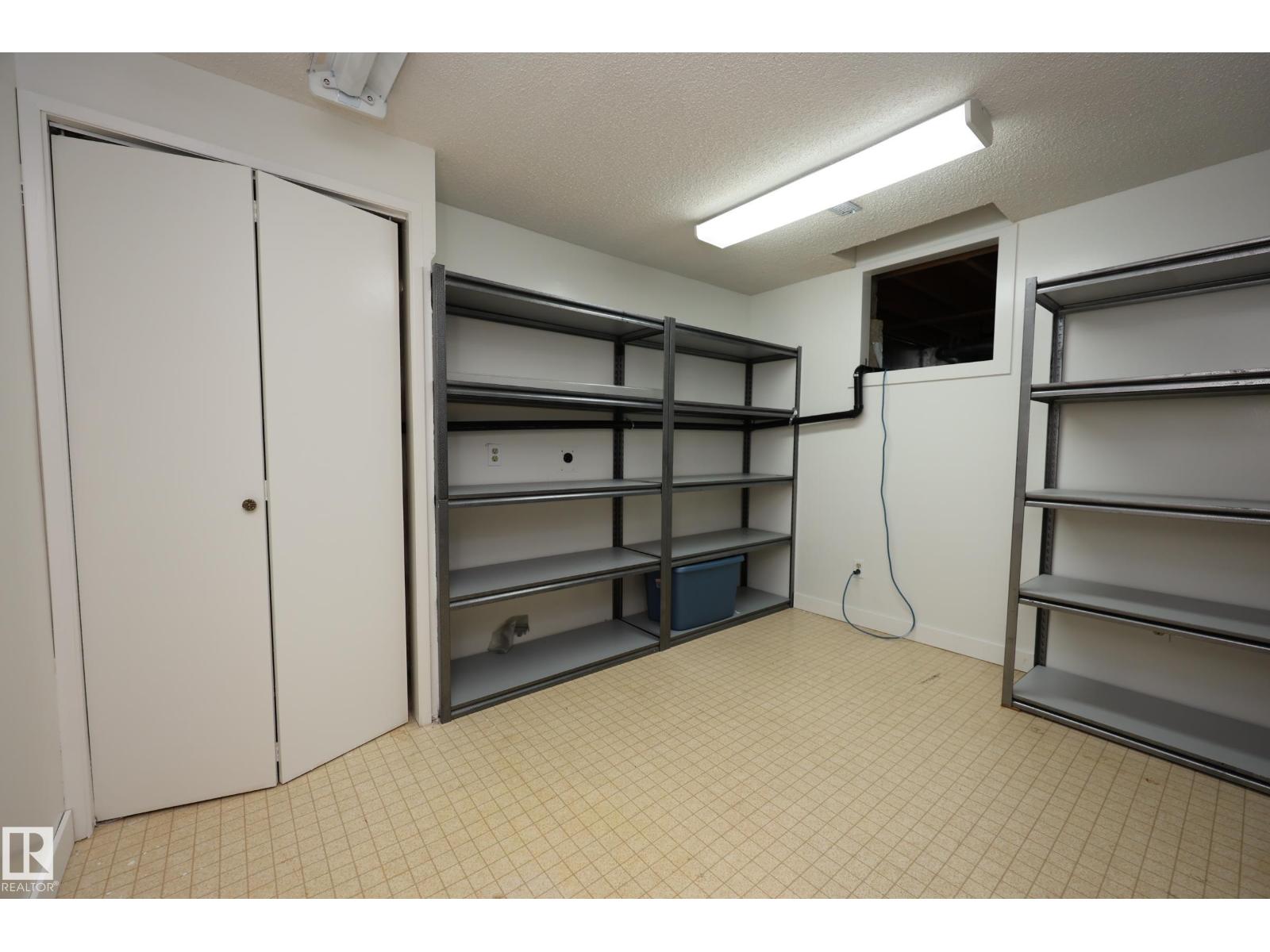 53 BUTTERFIELD CR - Image 47