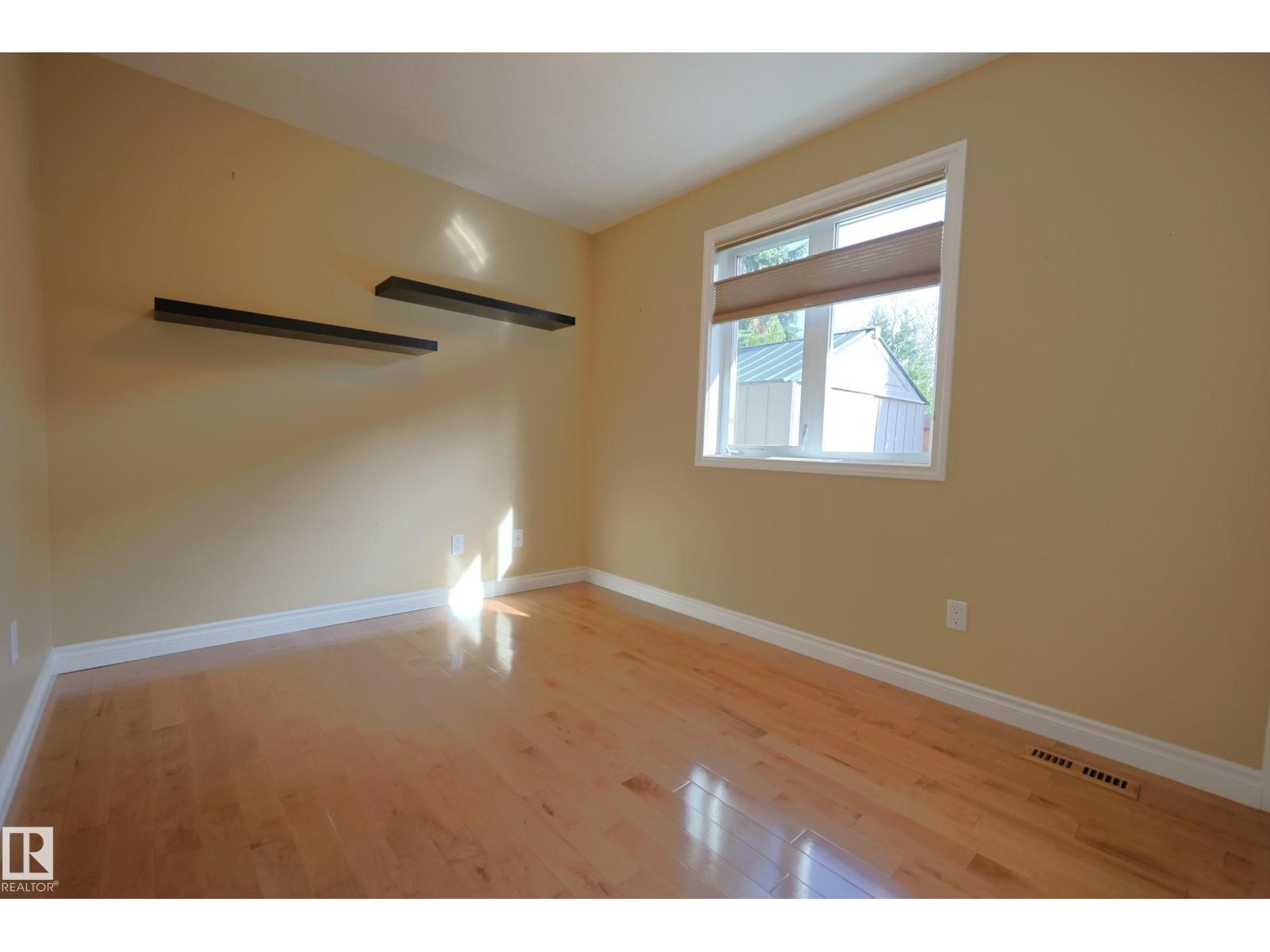 53 BUTTERFIELD CR - 35