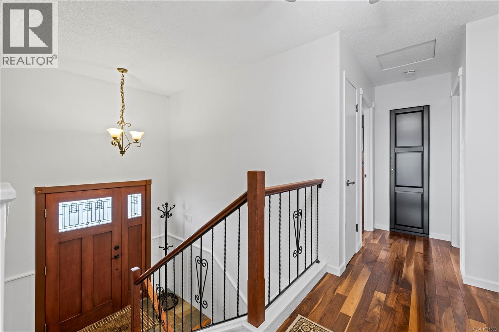 10842 Grandview Rd, Saltair - Image 1
