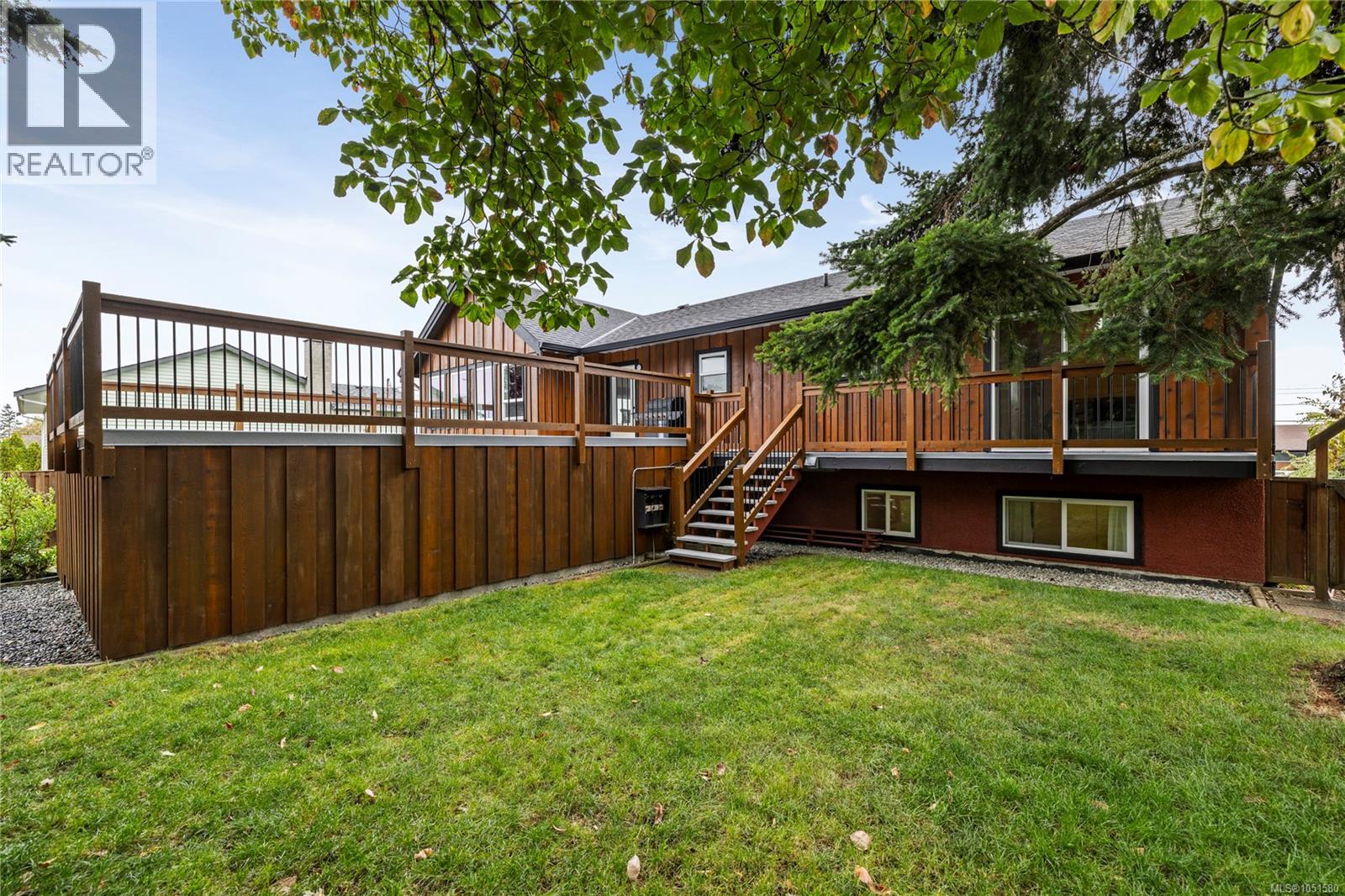 10842 Grandview Rd, Saltair - Image 1