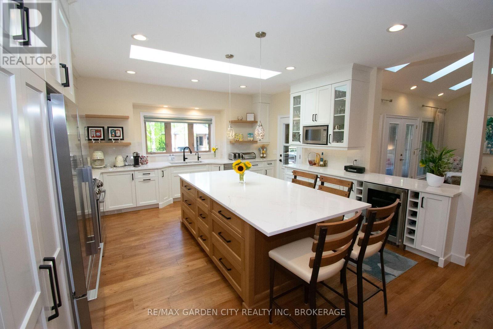 12 POWER GLEN ROAD - 21