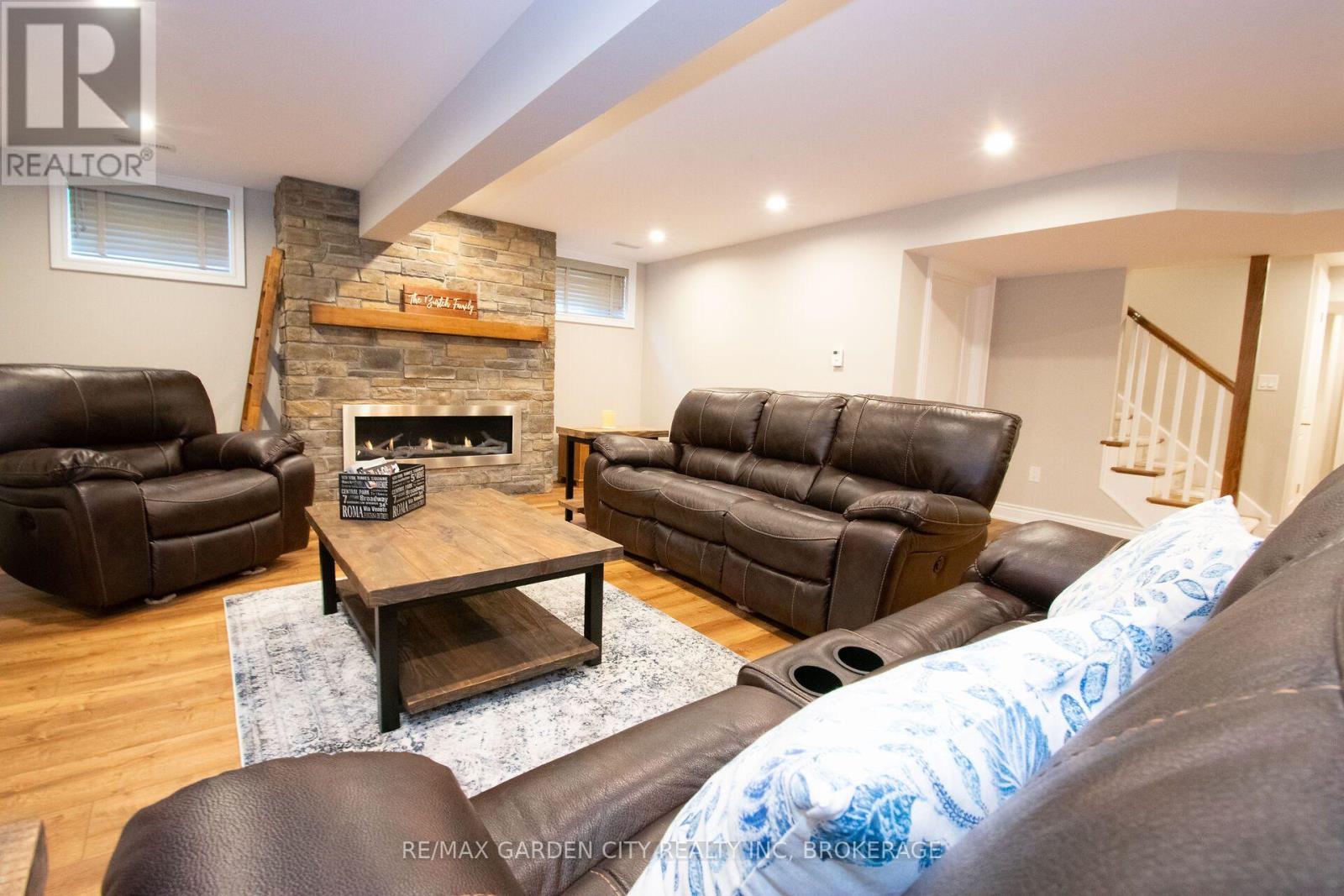 12 POWER GLEN ROAD - 30