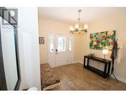 Mud room - 12 Power Glen Road, St  Catharines, ON L2R0E5 Photo 7