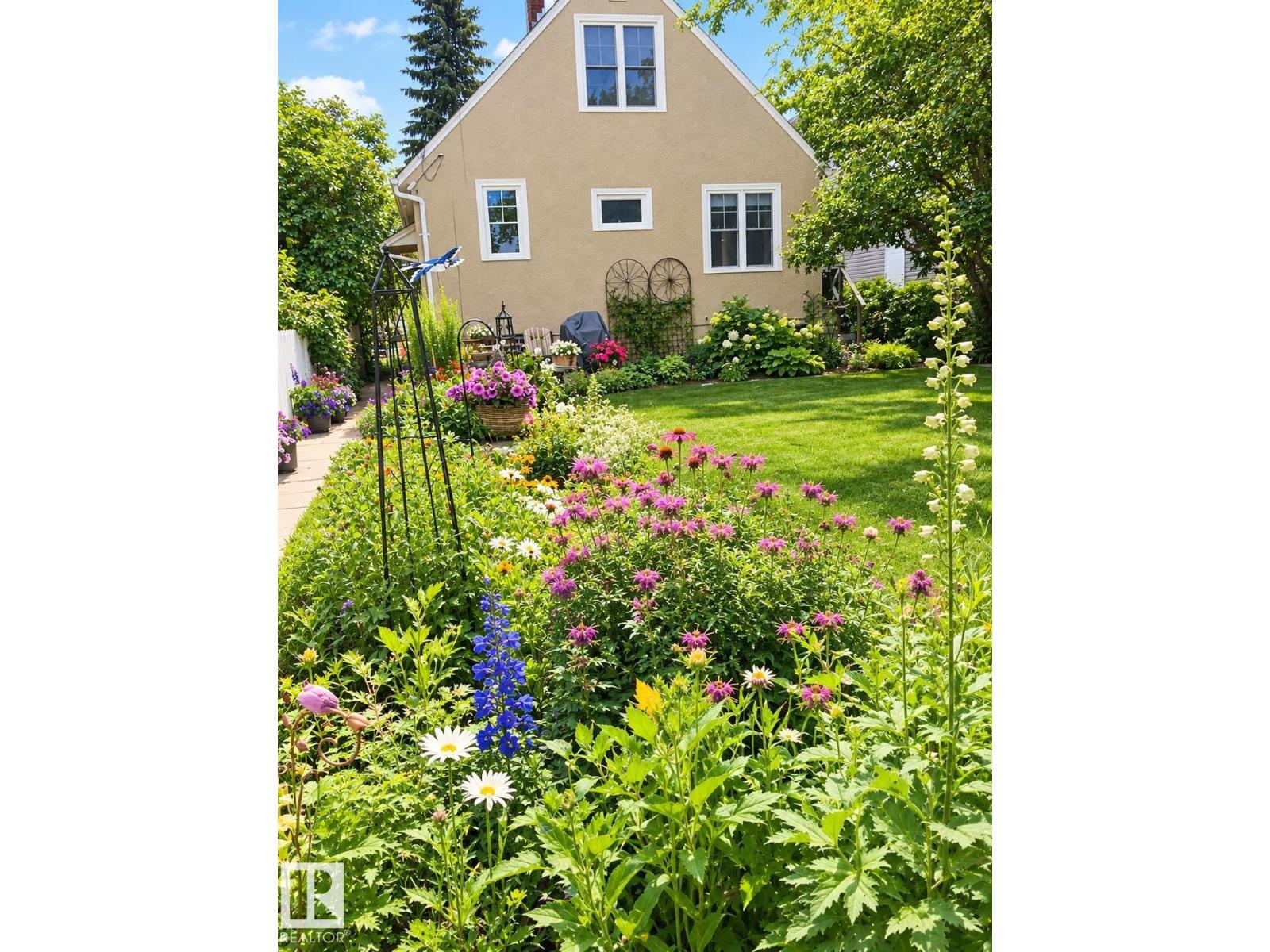11518 101 ST NW - 38