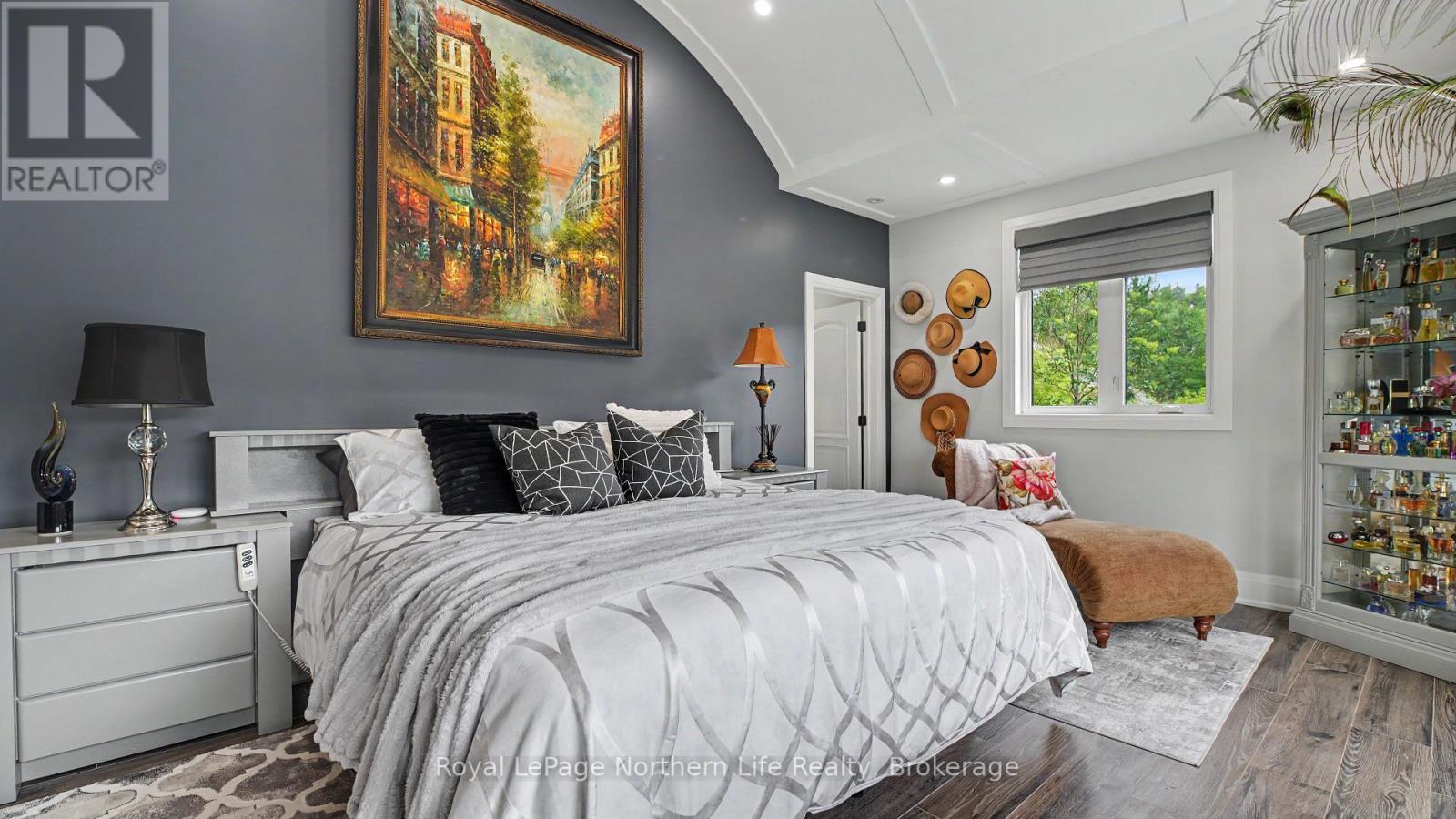 291 FOX DRIVE - 33