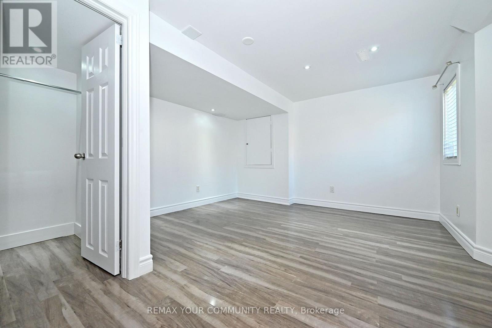 73 Laurendale Avenue — photo 34