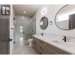 4pc Bathroom - 72 E 300 S, Raymond, AB T0K2S0 Photo 14