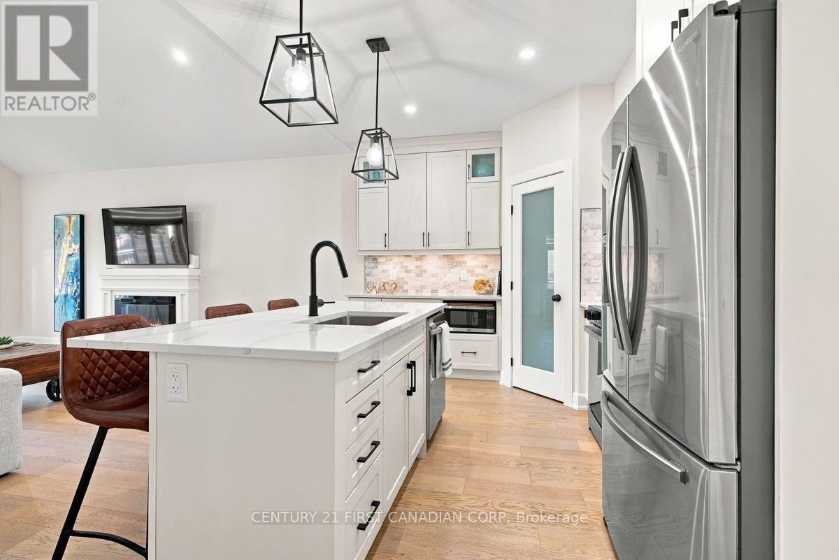 12 Briscoe Crescent — photo 16