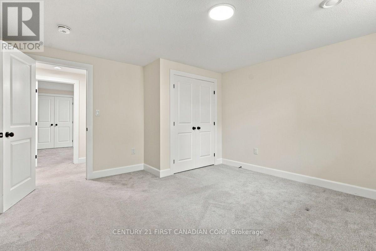 12 Briscoe Crescent — photo 36