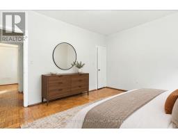 303 - 110 St Clair Avenue W, Toronto, ON M4V1N4 Photo 6