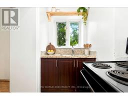303 - 110 St Clair Avenue W, Toronto, ON M4V1N4 Photo 7