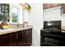 303 - 110 St Clair Avenue W, Toronto, ON M4V1N4 Photo 8