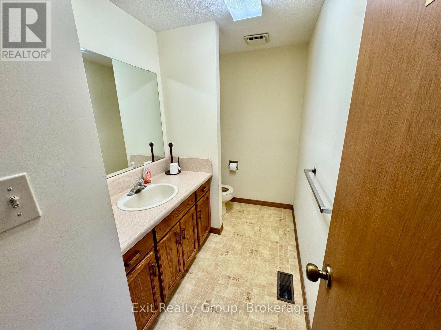 220 North Street — photo 18