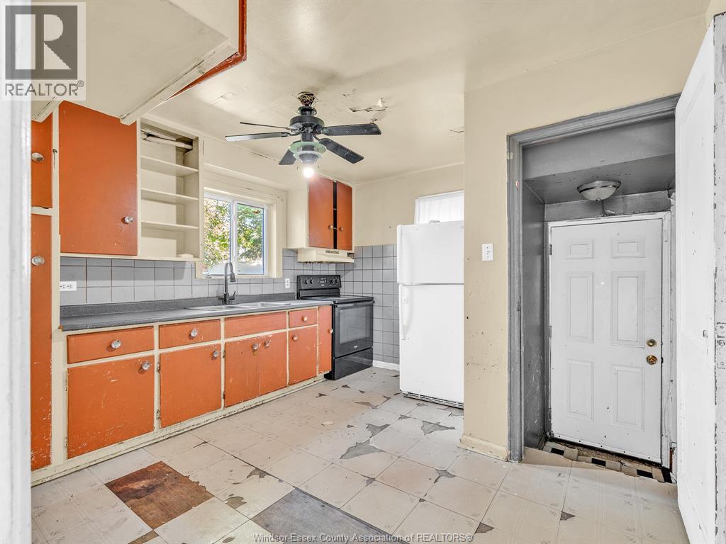 2290 TECUMSEH ROAD West - 13