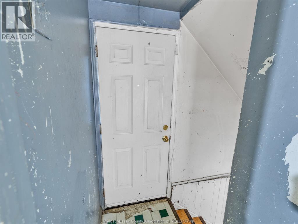 2290 TECUMSEH ROAD West - 27