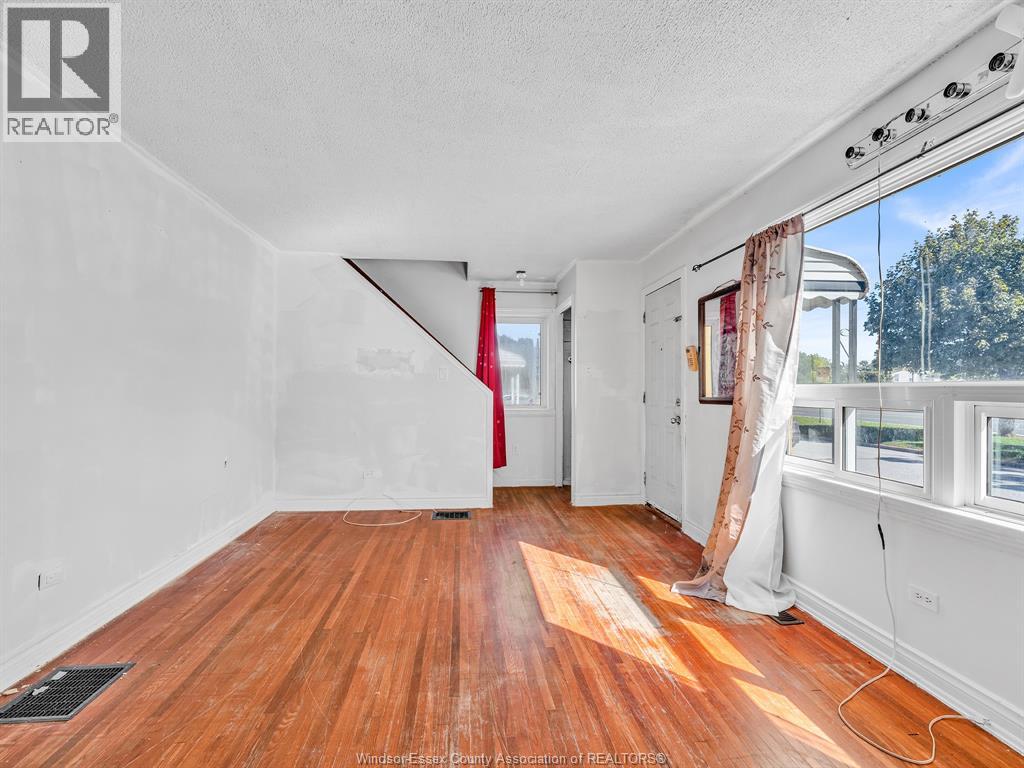 2290 TECUMSEH ROAD West - 10
