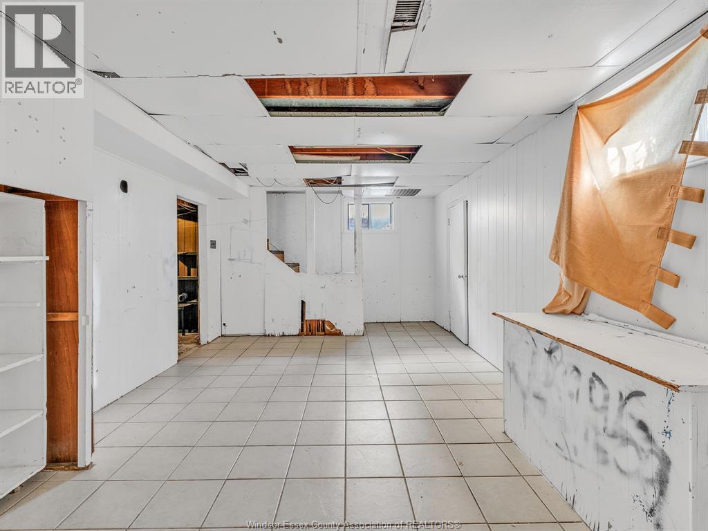 2290 TECUMSEH ROAD West - Image 29
