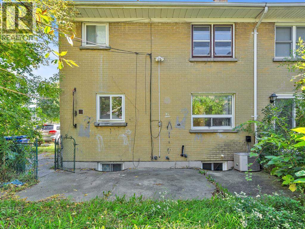 2290 TECUMSEH ROAD West - 36