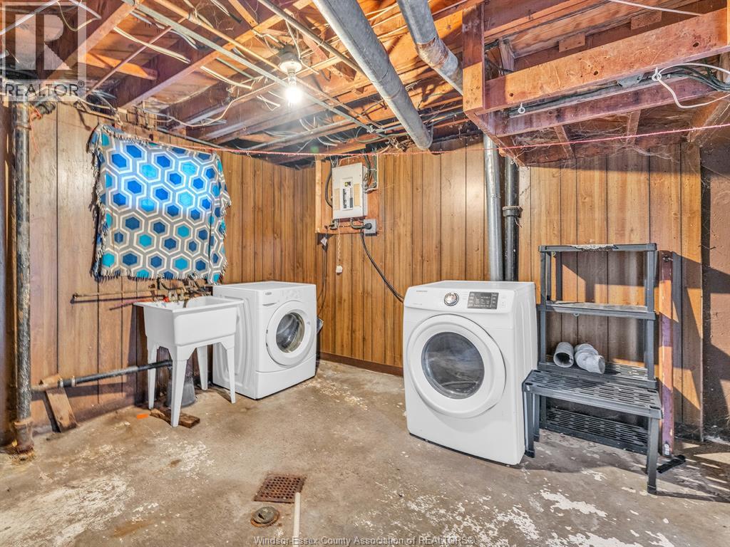 2290 TECUMSEH ROAD West - 32