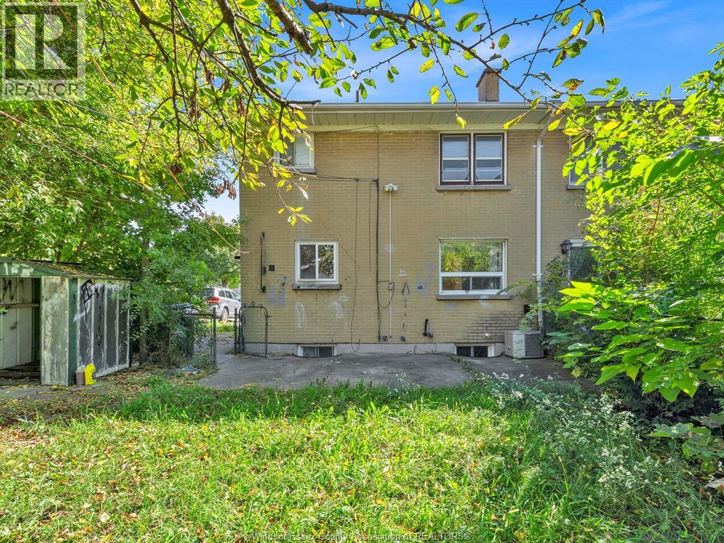 2290 TECUMSEH ROAD West - 35