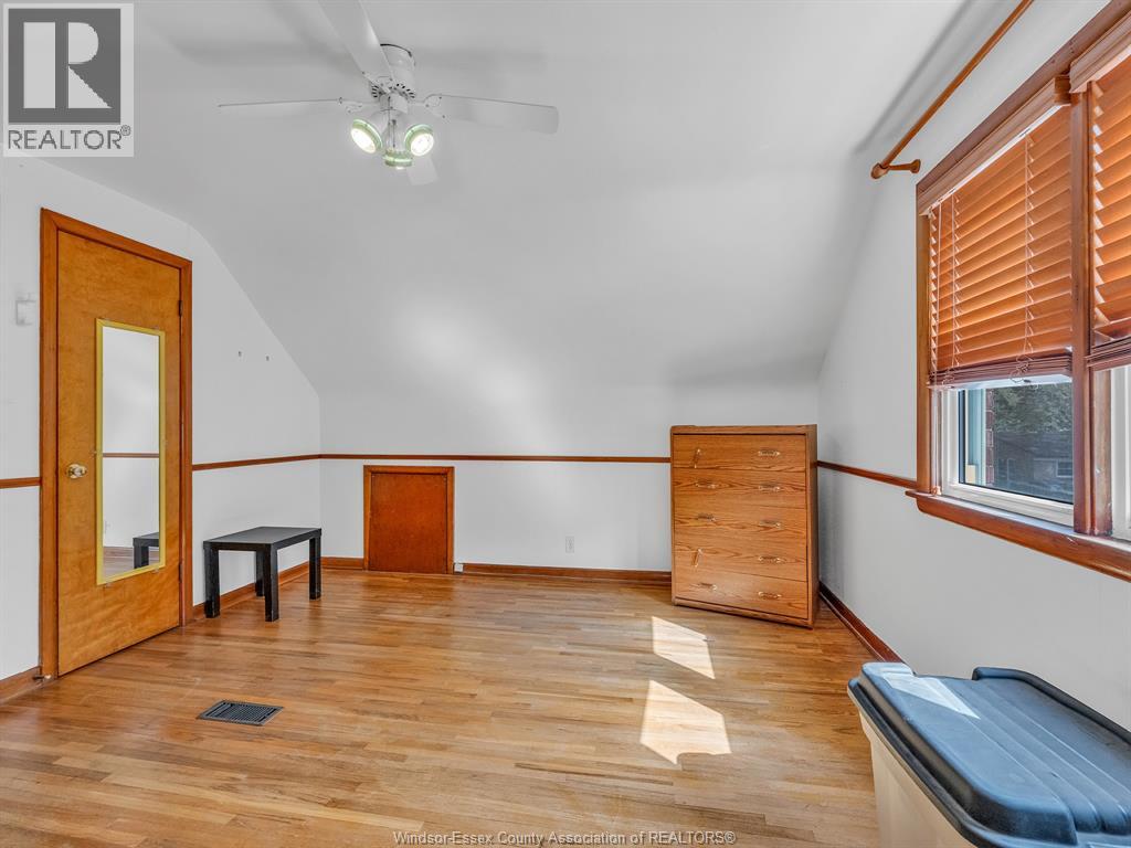 1011 PARKVIEW - Image 33