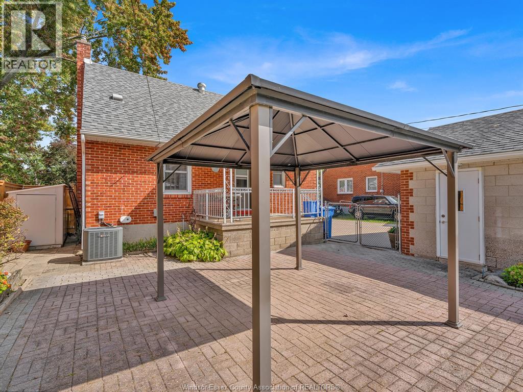 1011 PARKVIEW - Image 10