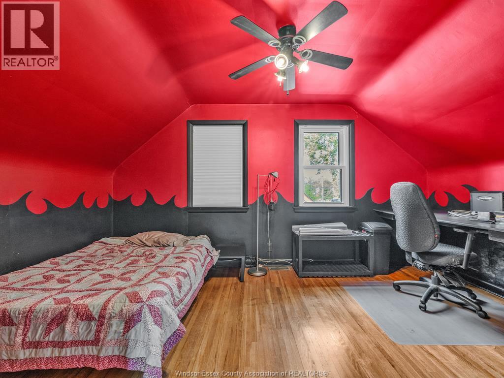 1011 PARKVIEW - Image 29