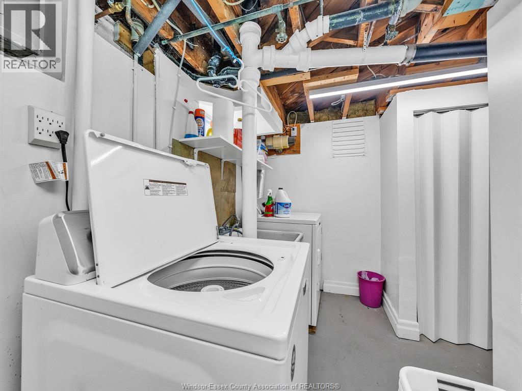1011 PARKVIEW - Image 38