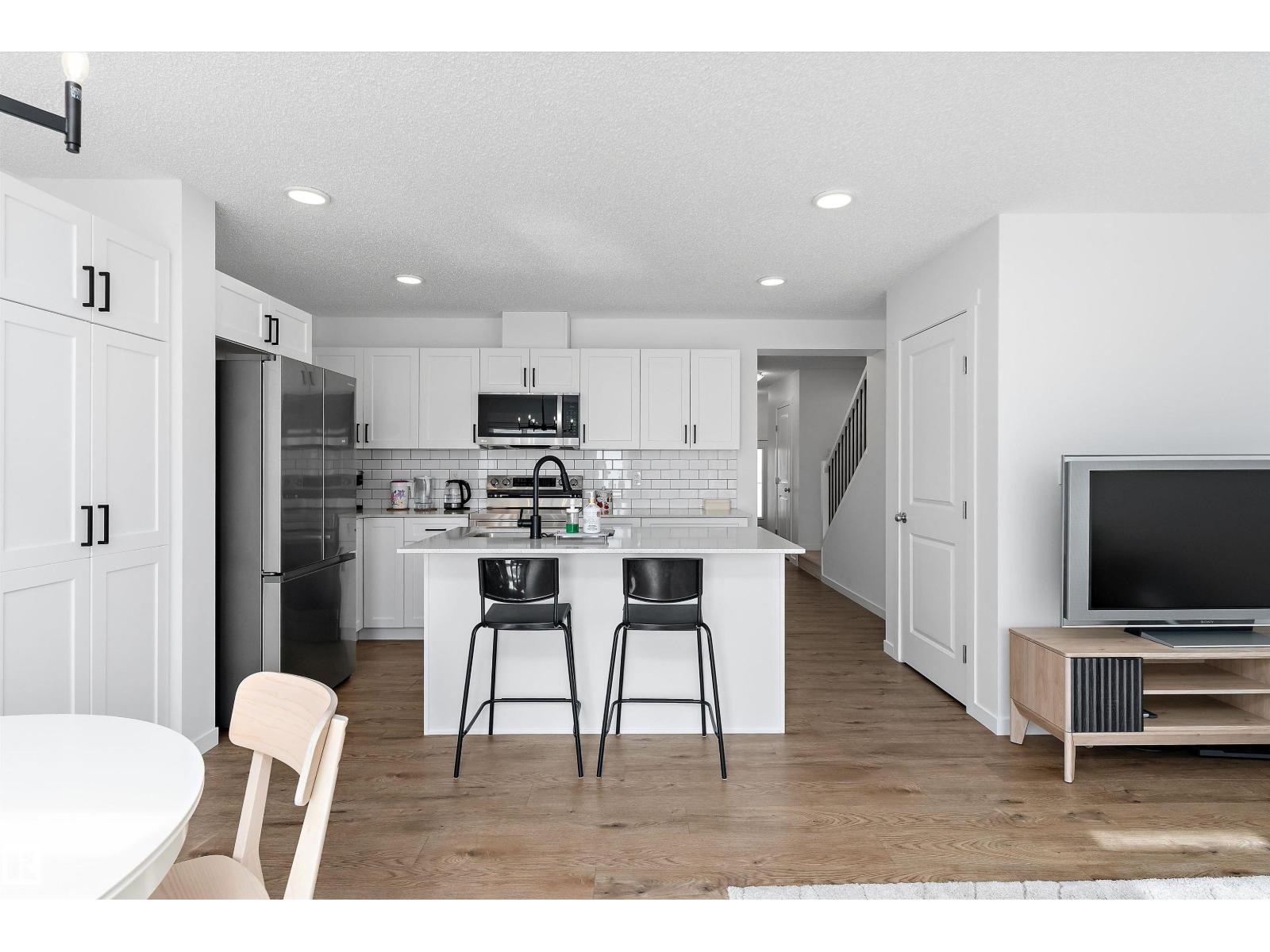 #8 13119 209 ST NW - 8