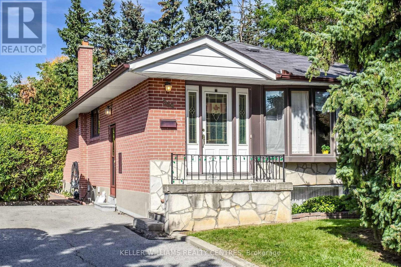 369 Osiris Drive, Richmond Hill, ON photo 2