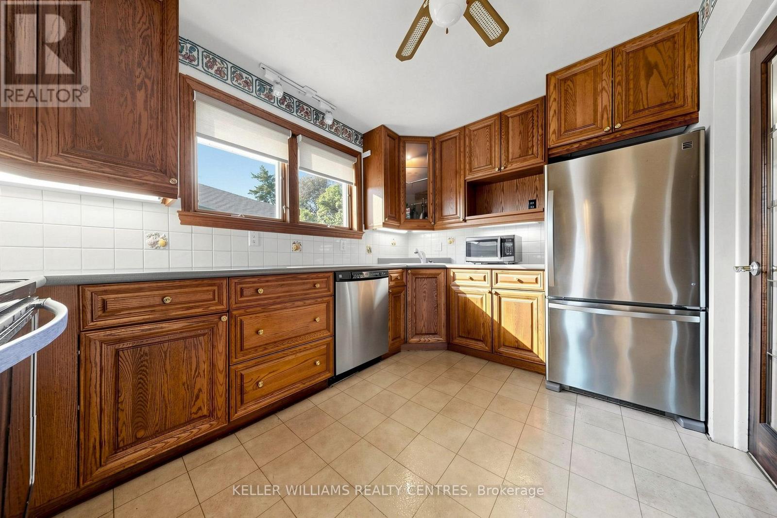369 OSIRIS DRIVE - 8