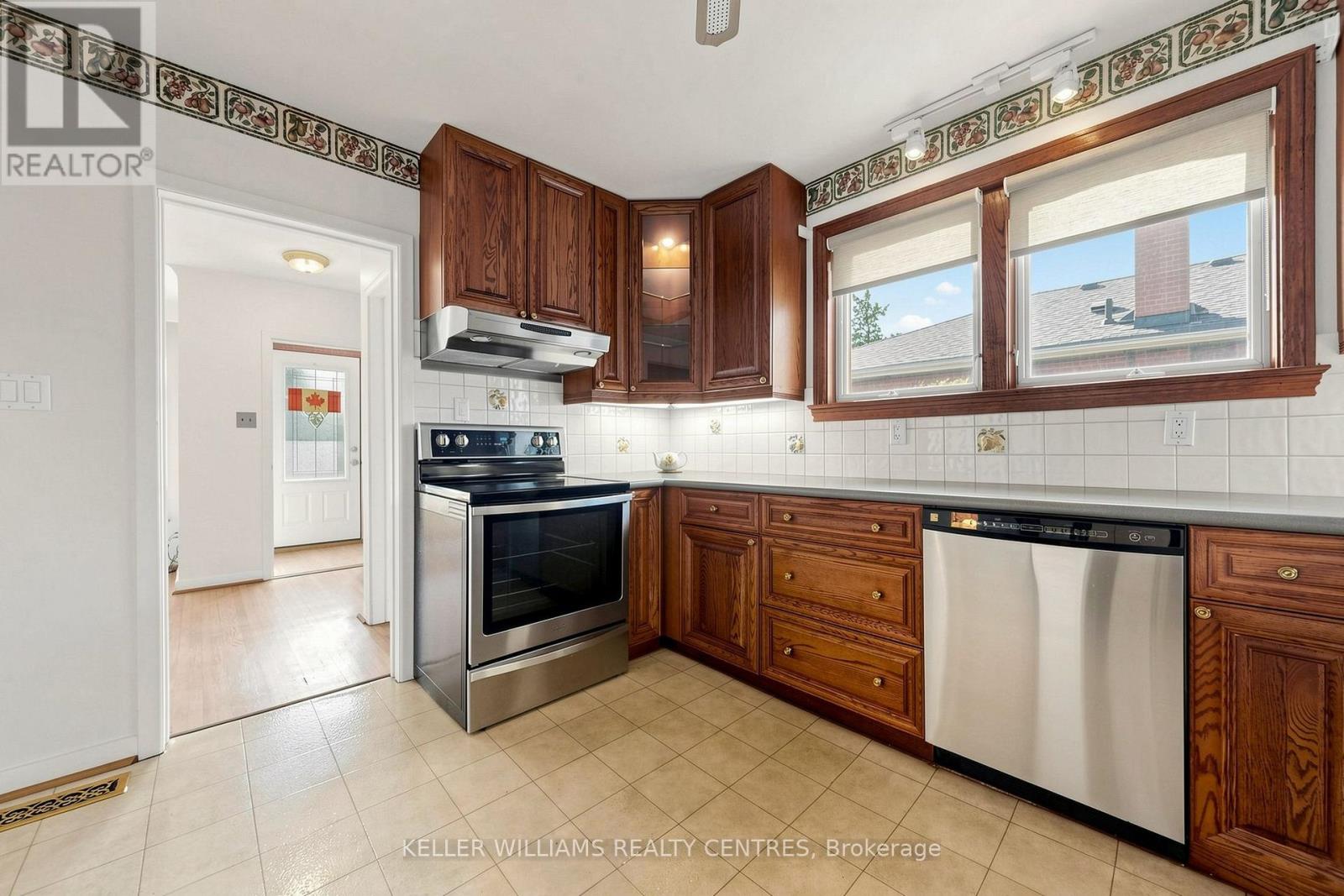 369 Osiris Drive, Richmond Hill, ON photo 9