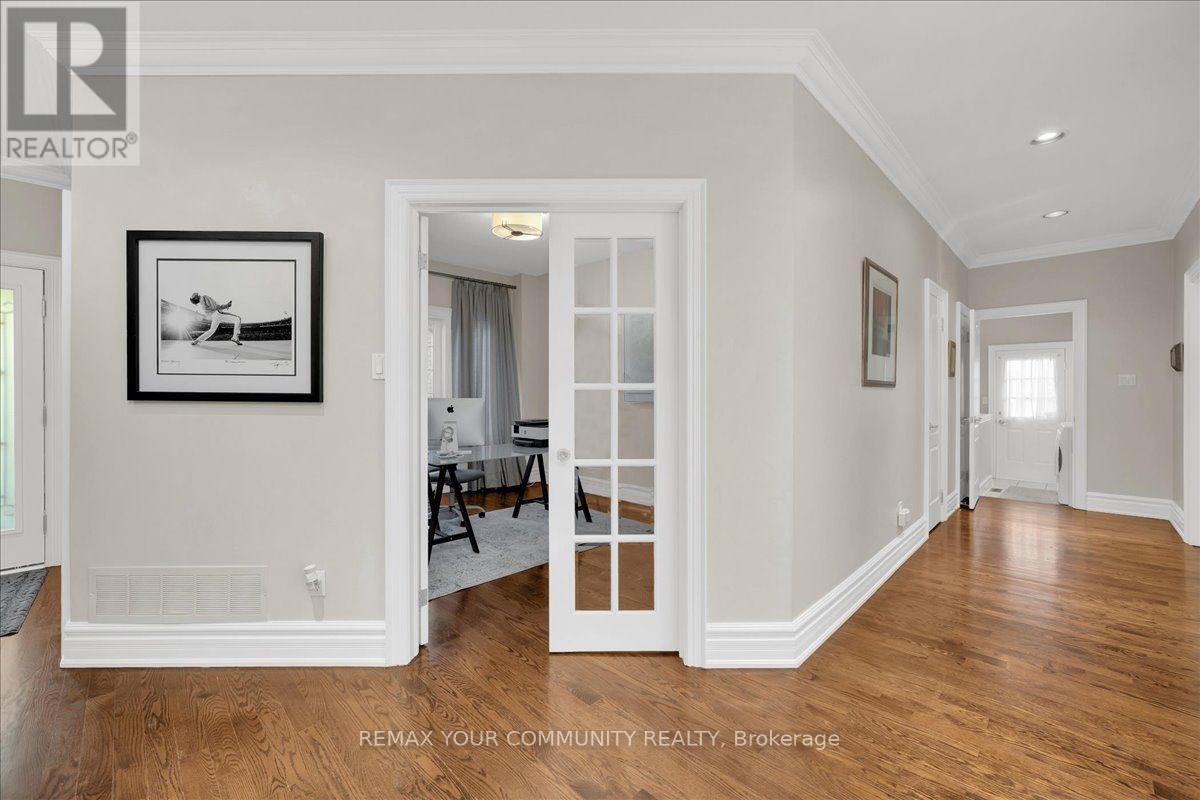 250 ROSELAWN DRIVE - 17