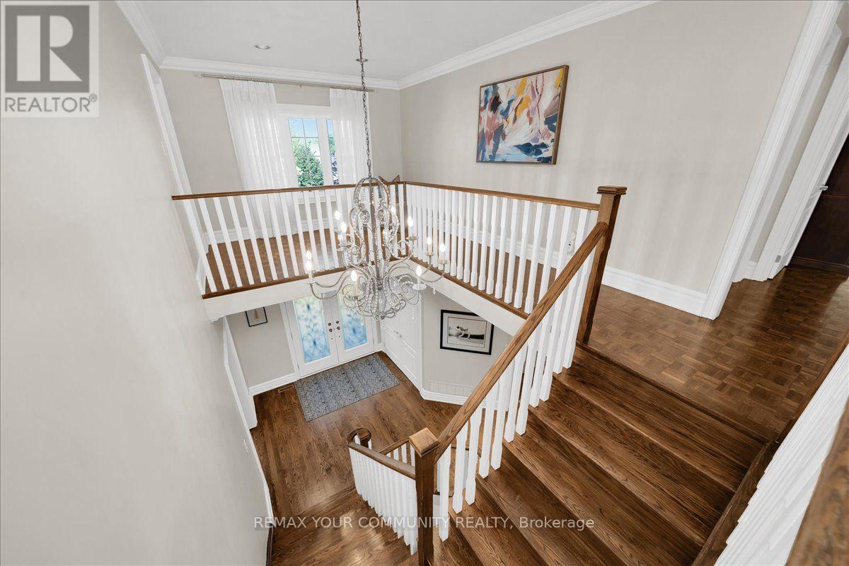 250 ROSELAWN DRIVE - 22