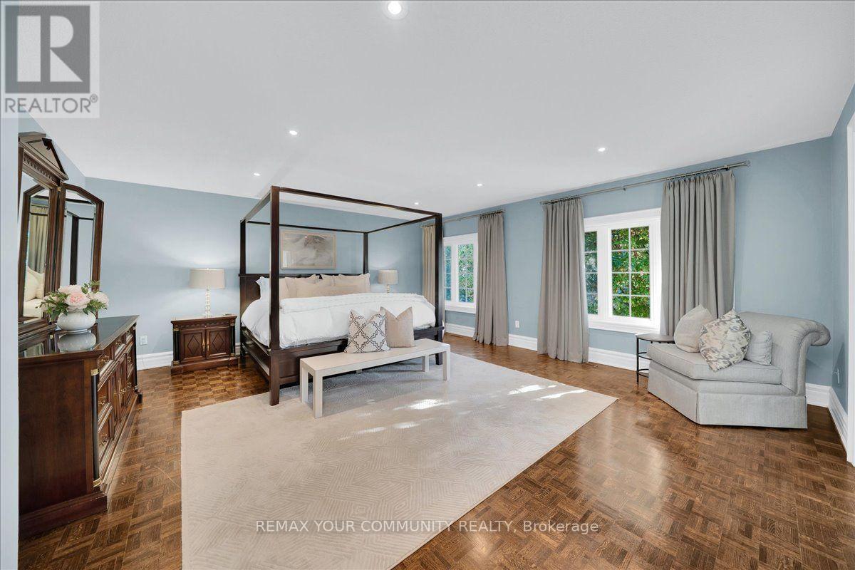 250 ROSELAWN DRIVE - 23