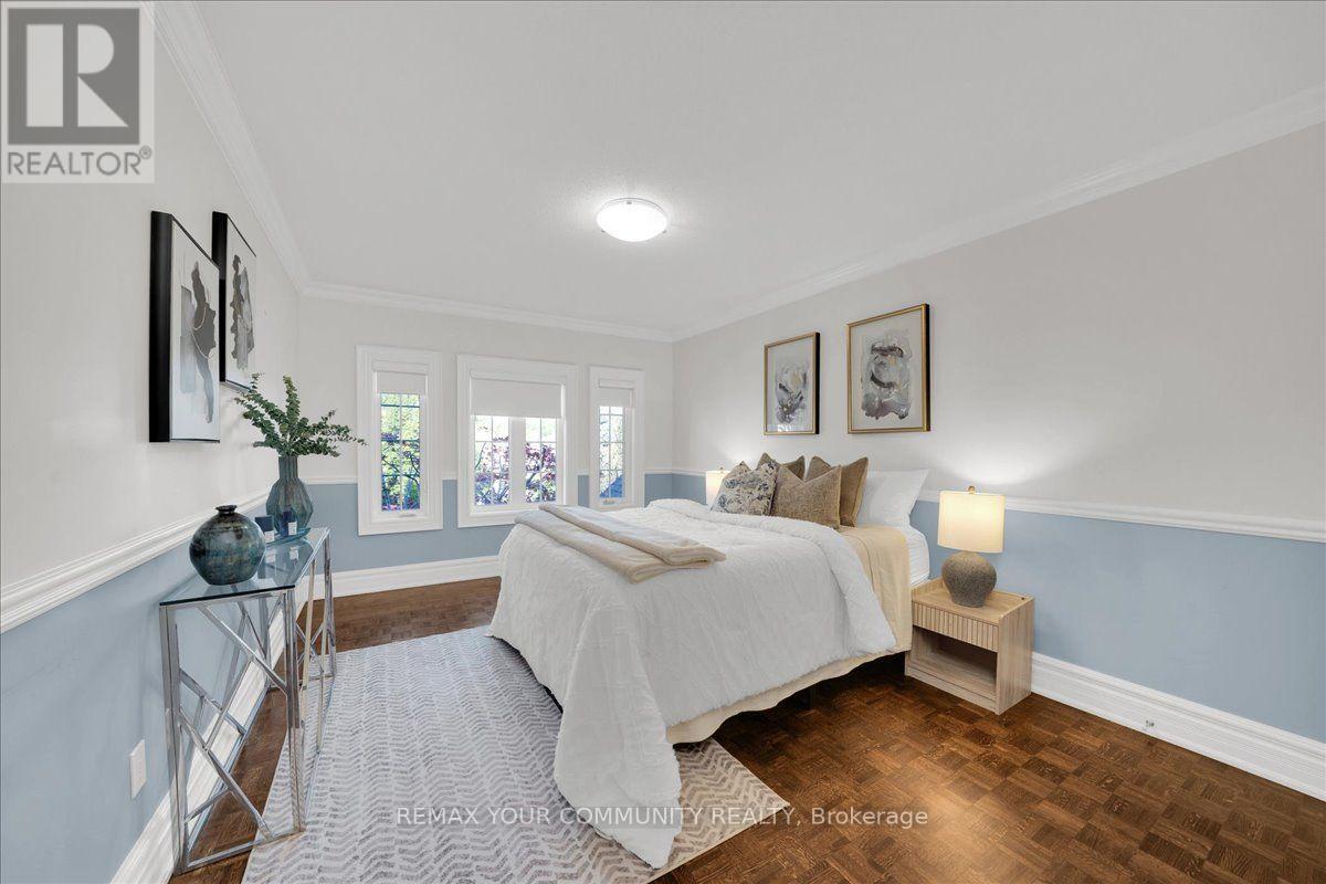 250 ROSELAWN DRIVE - 27