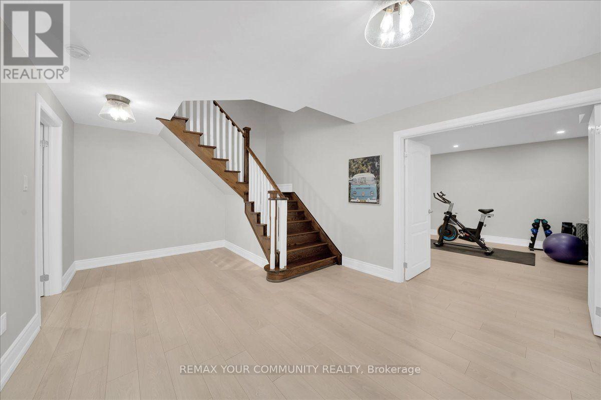 250 Roselawn Drive, Vaughan, ON photo 32