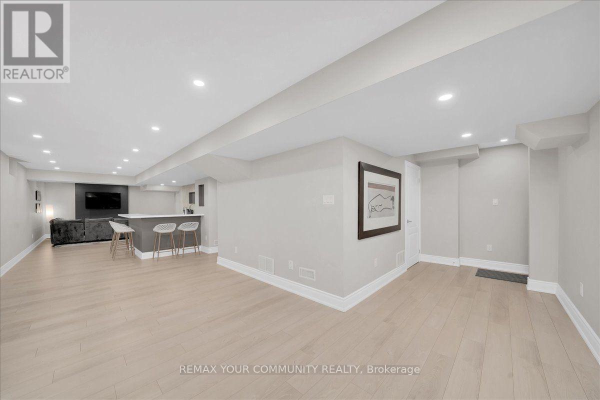 250 Roselawn Drive, Vaughan, ON photo 35