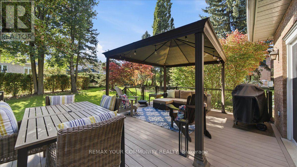 250 ROSELAWN DRIVE - 38
