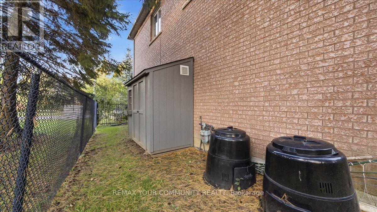 250 Roselawn Drive, Vaughan, ON photo 43
