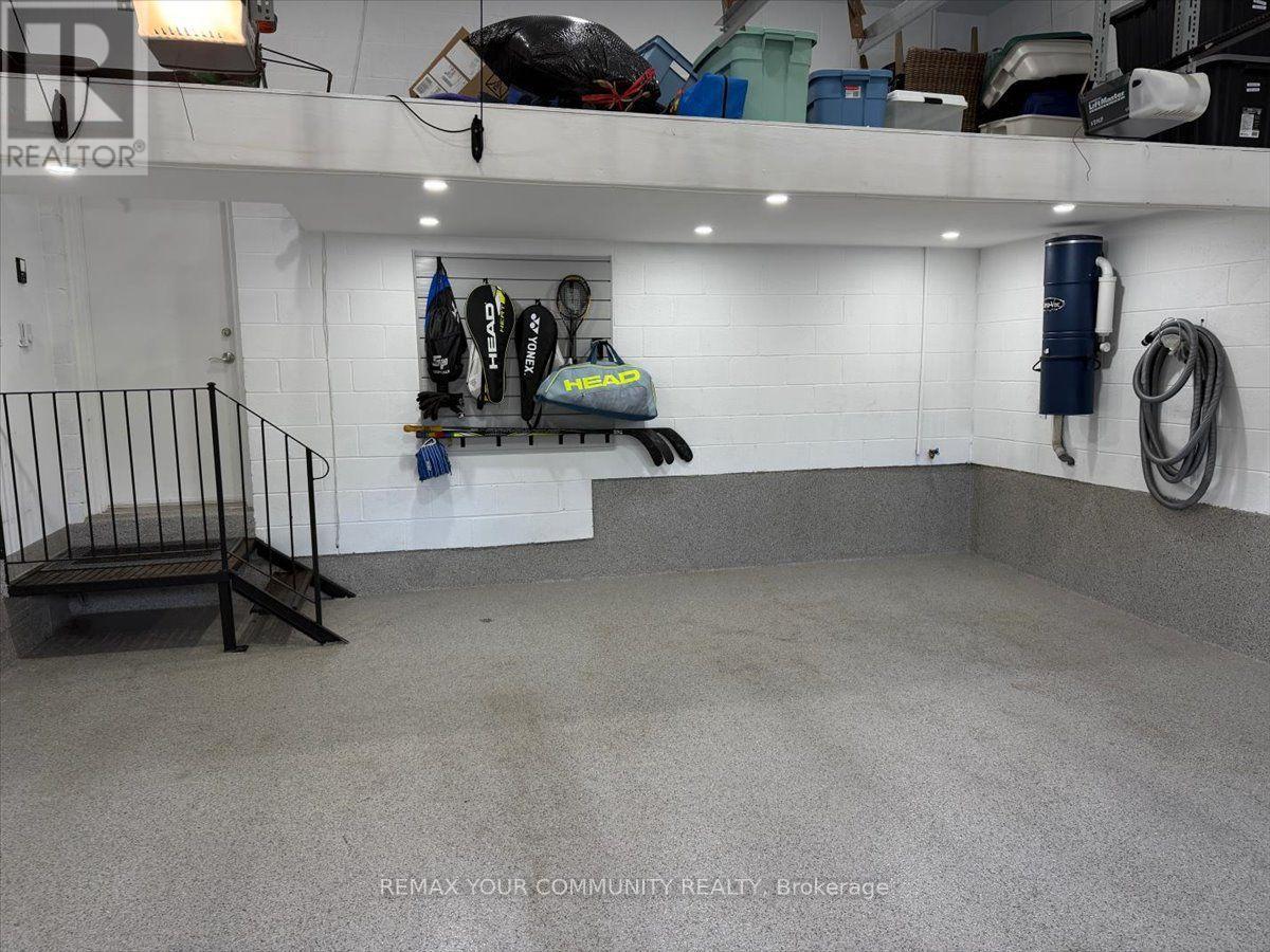 250 ROSELAWN DRIVE - 46