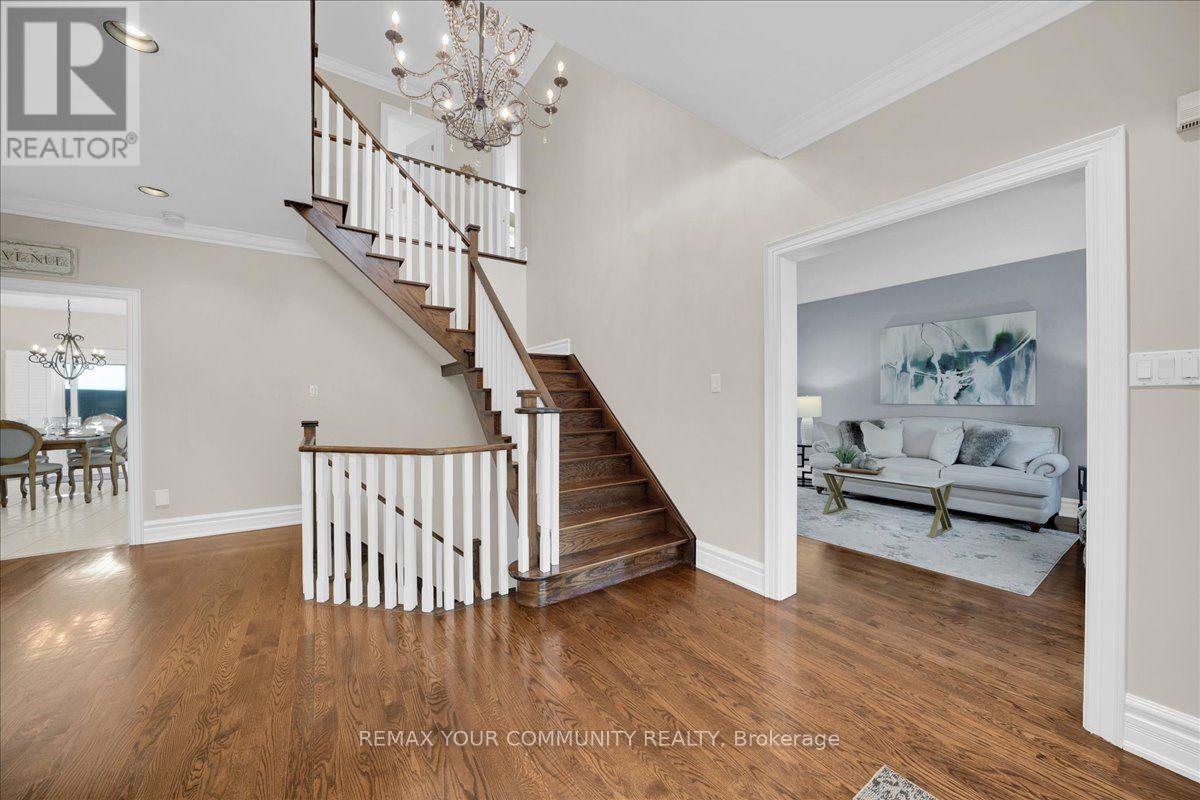 250 ROSELAWN DRIVE - 6
