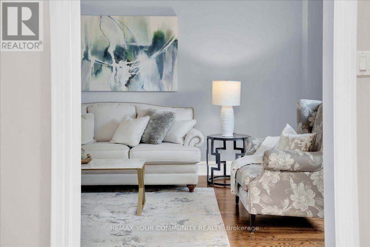 250 Roselawn Drive, Vaughan, ON photo 8